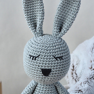 Doudou lapin en crochet sans noeud